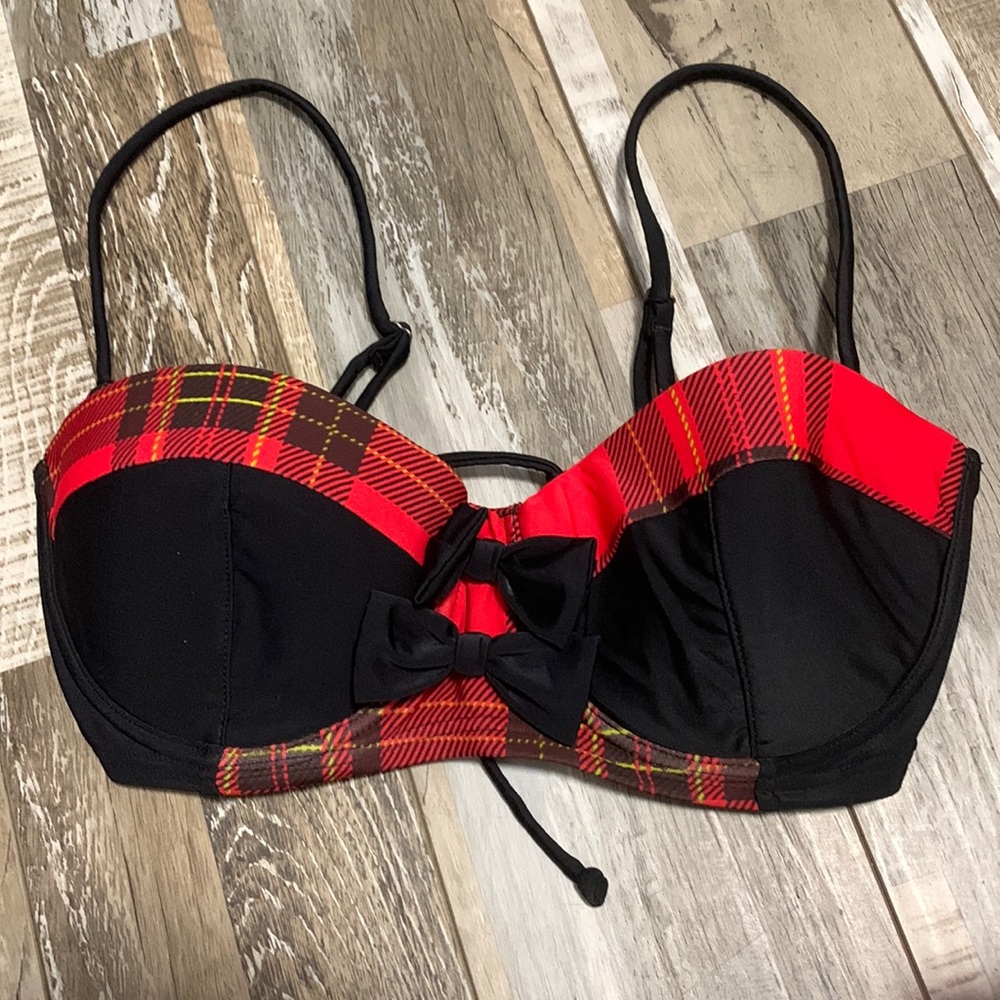 Hot Topic Red & Black Plaid Swim Top Size:S/M